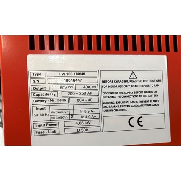 10015645 Lader FW.jpg